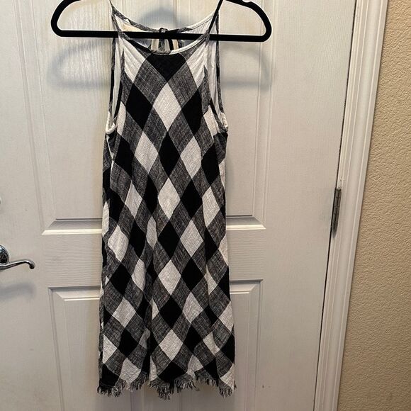 cloth & stone Dresses & Skirts - Anthropologie Cloth & Stone Linen Blend Plaid Dress Fits like a S/M Tie back